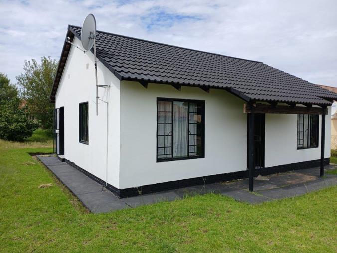 2 Bedroom House for Sale in Selosesha