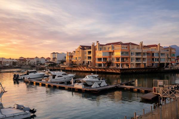 Luxury fully furnished apartment to rent in the prestigious Harbour Island, Gordon’s ...