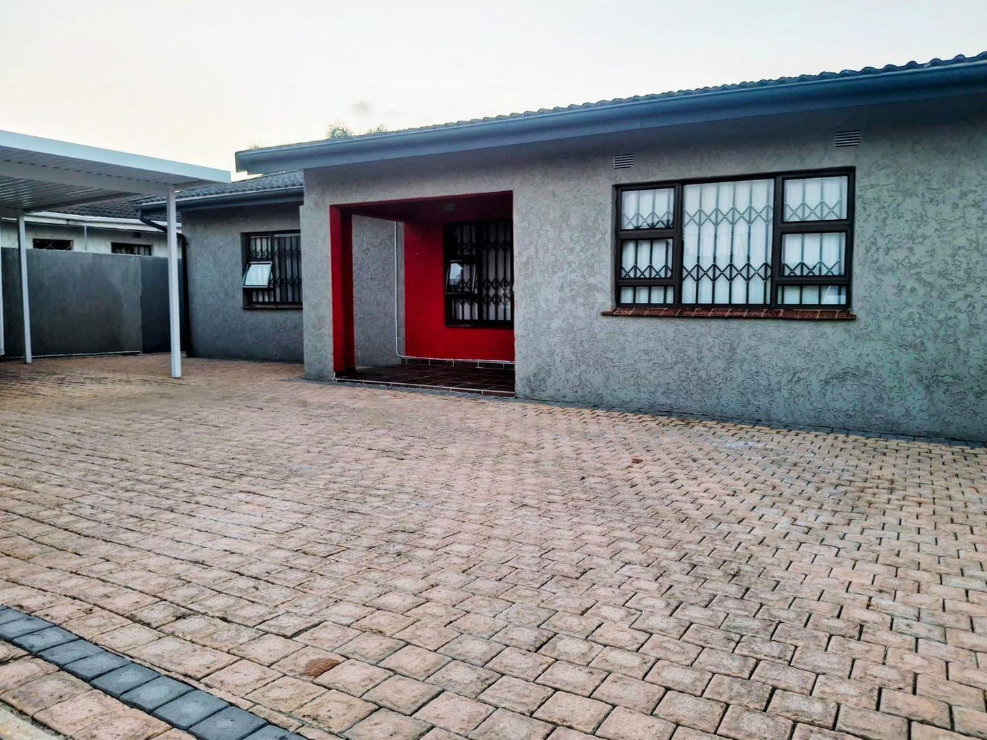 3.5 Bedroom House for sale in Esikhawini - P24-117054684