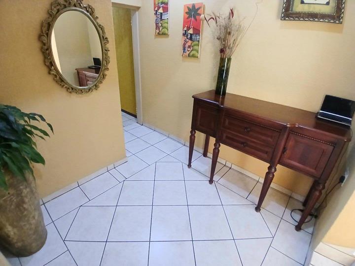 Listing number: P24-117056495, Image number: 2
