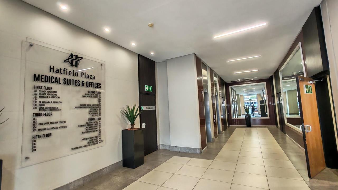 Listing number: P24-117155789, Image number: 1, 165sqm Office Spaces For Rent, Standard Plaza