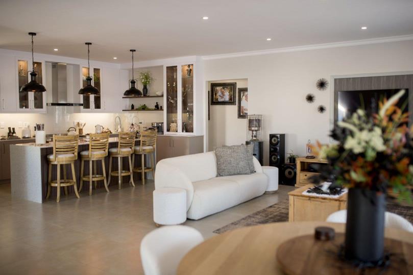 Listing number: P24-117060694, Image number: 2, Open Plan