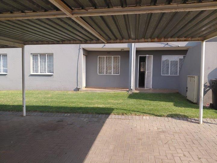 2 Bedroom Townhouse for sale in Glen Marais - 83 Woodlake, 200 Dann ...