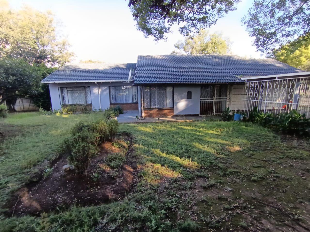 3 Bedroom House for sale in Modder East - P24-117063672