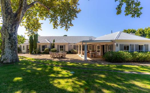 4 Bedroom House for sale in Constantia