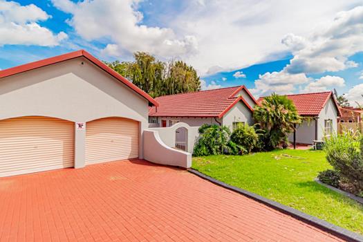 3 Bedroom House for sale in Brackendowns