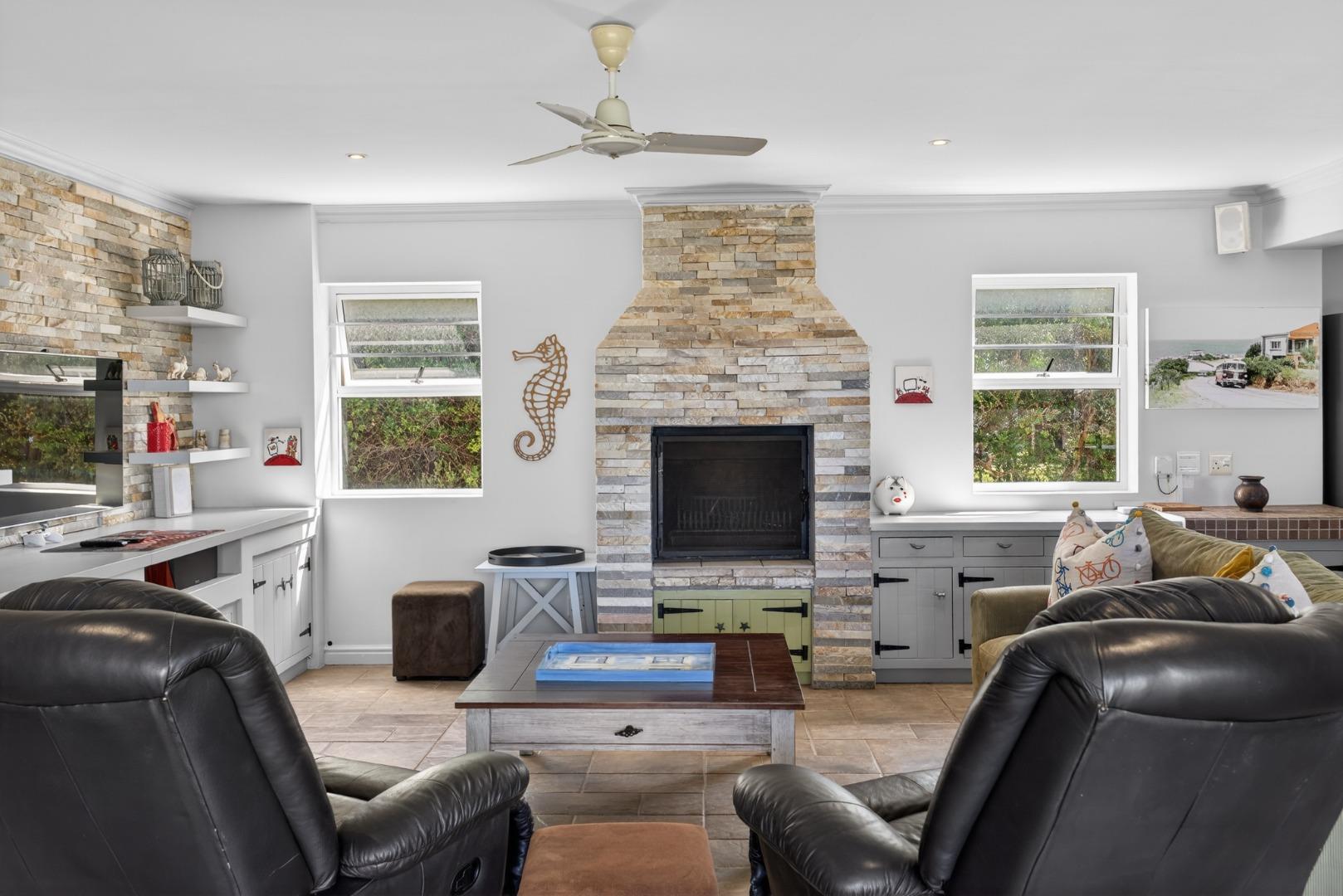 Photo of 5 Bedroom House to rent in Brackenridge Estate