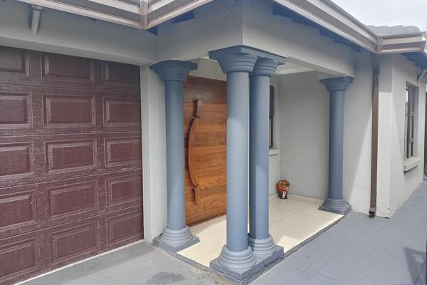 Located in Powerville just across President Square. With easy access to public transport and main roads.
Please note: Credit checks are ...