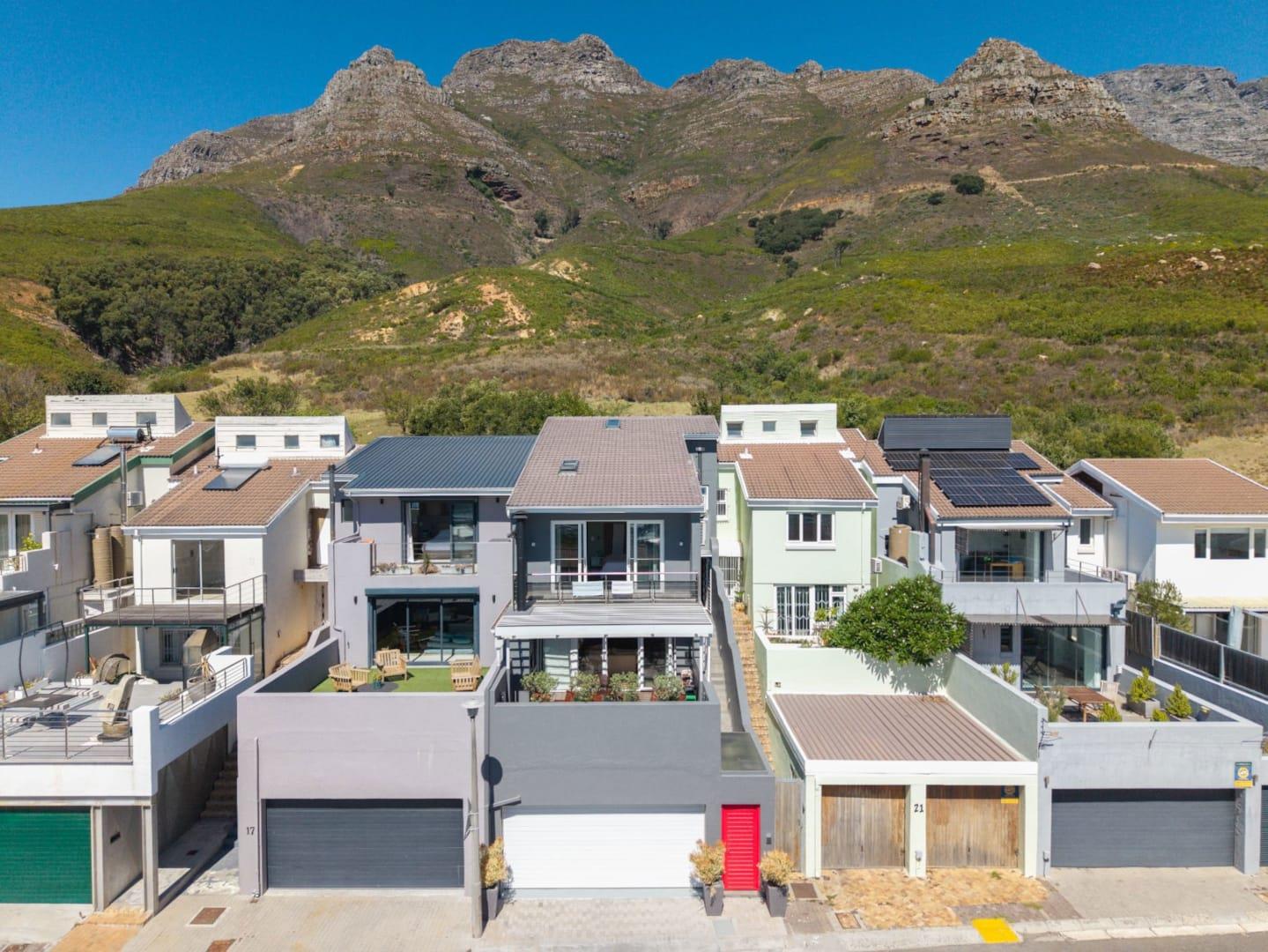 House · 3 bed · in Vredehoek, Cape Town