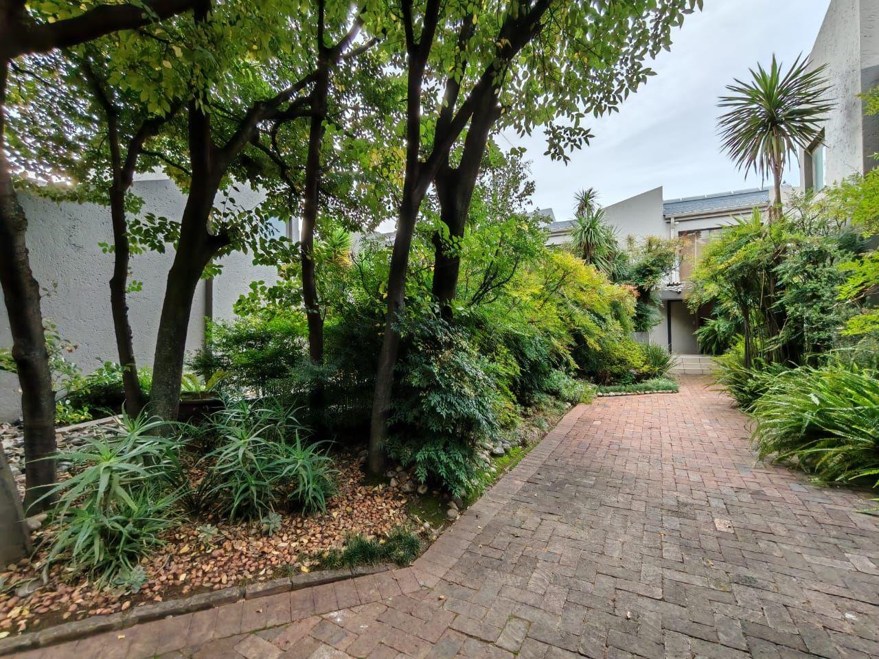 3 Bedroom Townhouse for sale in Three Rivers - P24-117072781