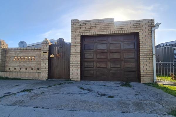 さき　Saki’s House Houses for sale by Buli Saki