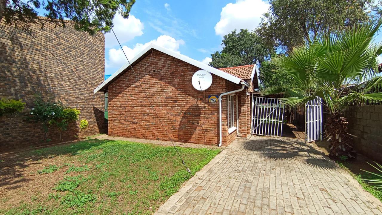 3 Bedroom House for sale in Morula View - P24-117073353