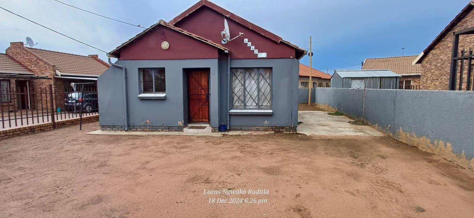 2 Bedroom House for sale in Temba Unit 6 - P24-111980049