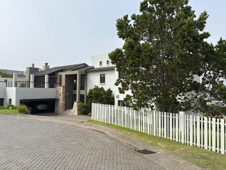 4 Bedroom House to rent in Oubaai - P24-117078525