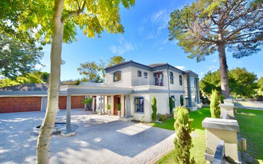 6 Bedroom House for sale in Constantia
