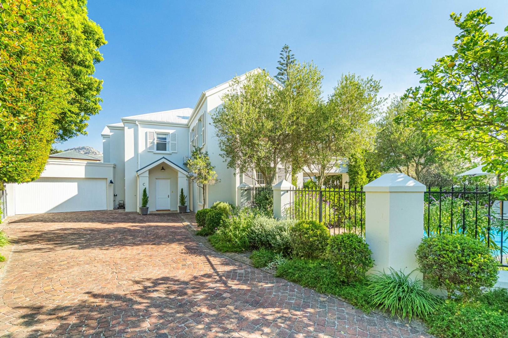 House (within a 3-house Security Estate) · 4 bed · in Tokai, Cape Town