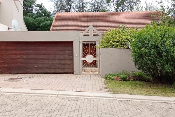 First time or downsizing. Simplex cluster house offering 3 spacious bedrooms, open to a ...