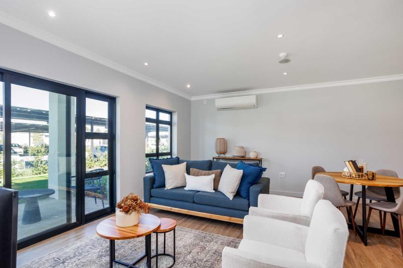 1 Bedroom Apartment / flat for sale in Val de Vie Estate - P24-117085070