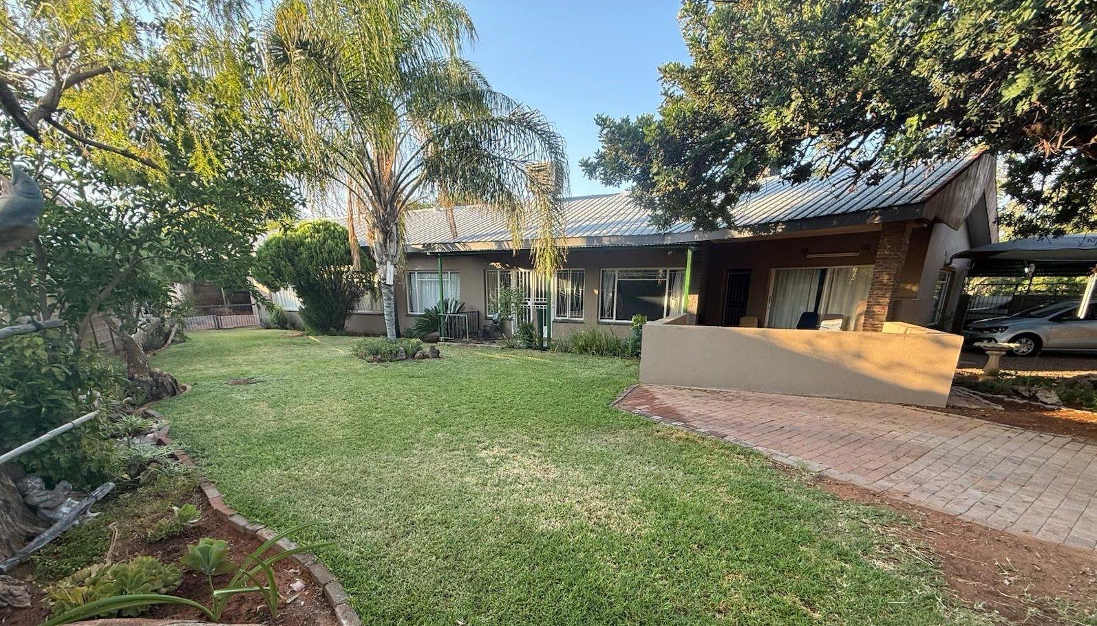 7 Bedroom House for sale in Die Rand - P24-117085642