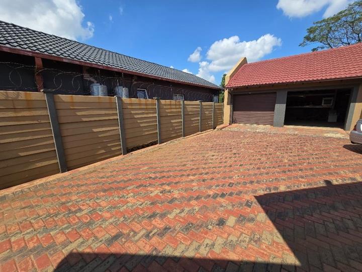 3 Bedroom House for sale in Palm Ridge - P24-117086159