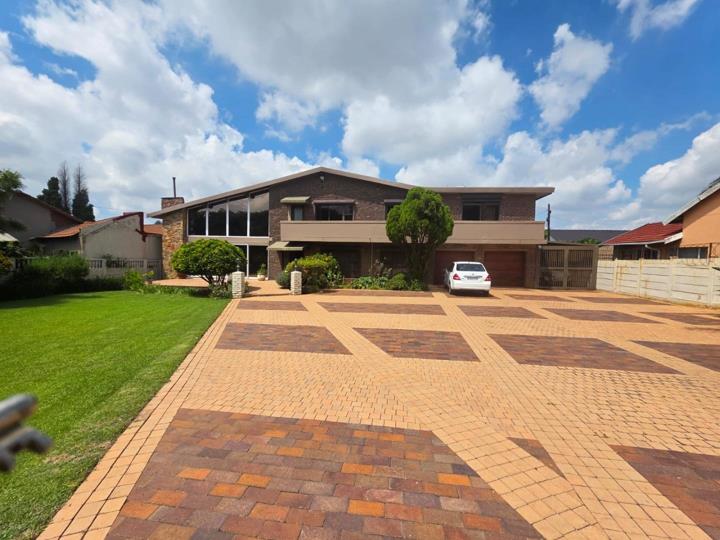 5 Bedroom House for sale in Dawnview - P24-117089687