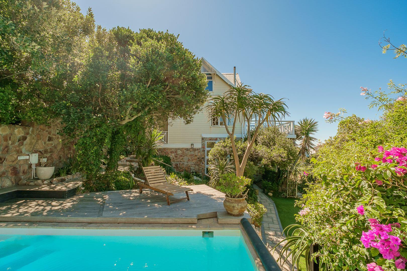 House (Multi-storey, Freestanding) · 4 bed · in Muizenberg, Cape Town (16 Mount Road)