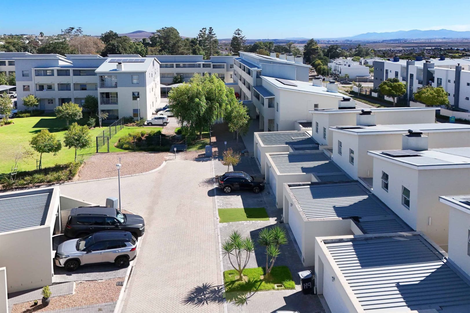2 Bedroom Apartment / flat for sale in Langeberg Ridge - P24-117097105