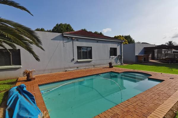 AUCTION SALE

This charming single-storey home, ideally situated on a corner stand, offers comfortable and spacious family living.
The ...