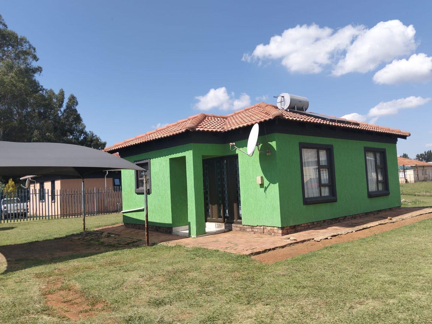 2 Bedroom House for sale in Strubenvale - P24-117102371