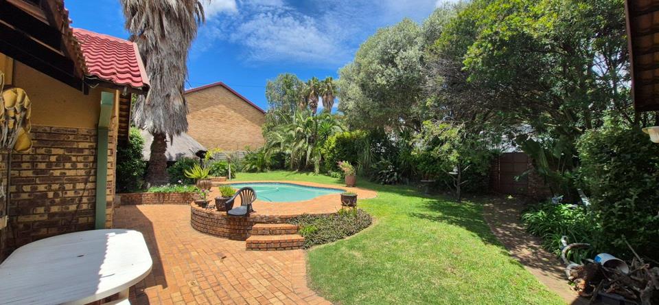 4 Bedroom House for Sale in Ben Fleur