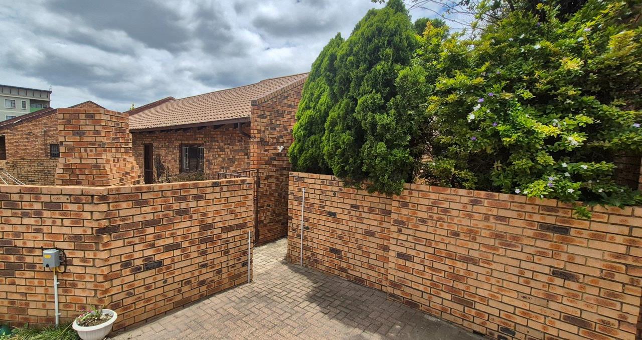 2 Bedroom Townhouse for Sale in Reyno Ridge