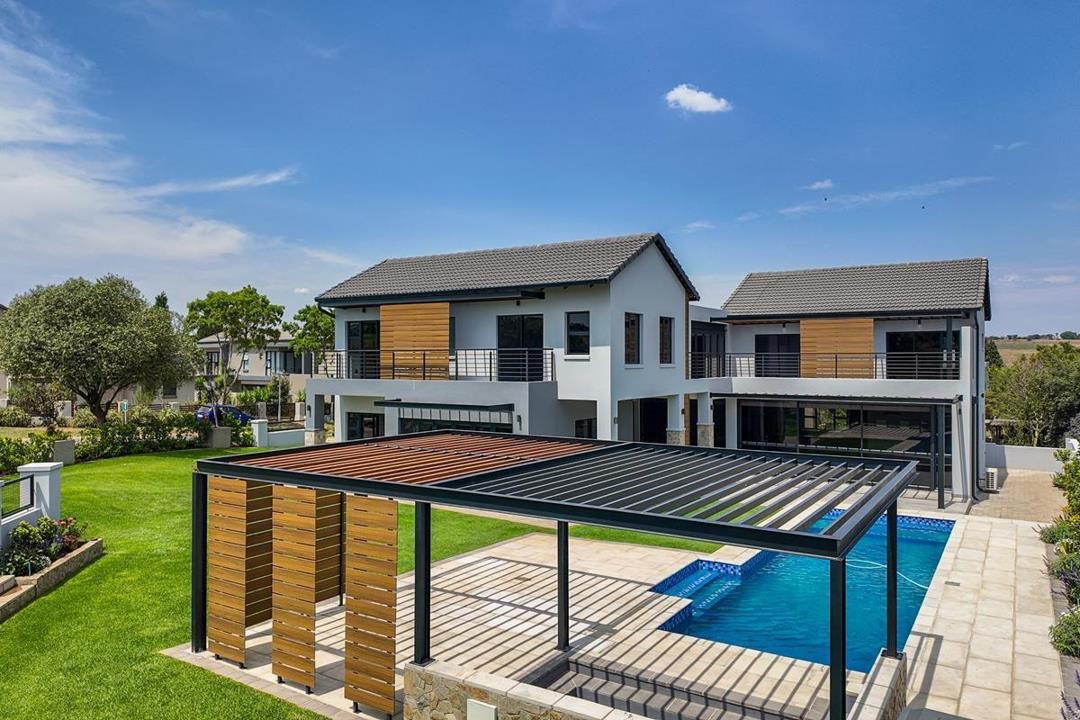 5 Bedroom House for sale in Copperleaf Estate - P24-115266798