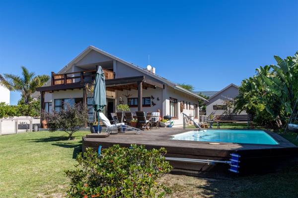 BEAUTIFUL SEA VIEWS 

This charming and characterful home has beautiful sea and Robberg views, and is set in a spacious and ...