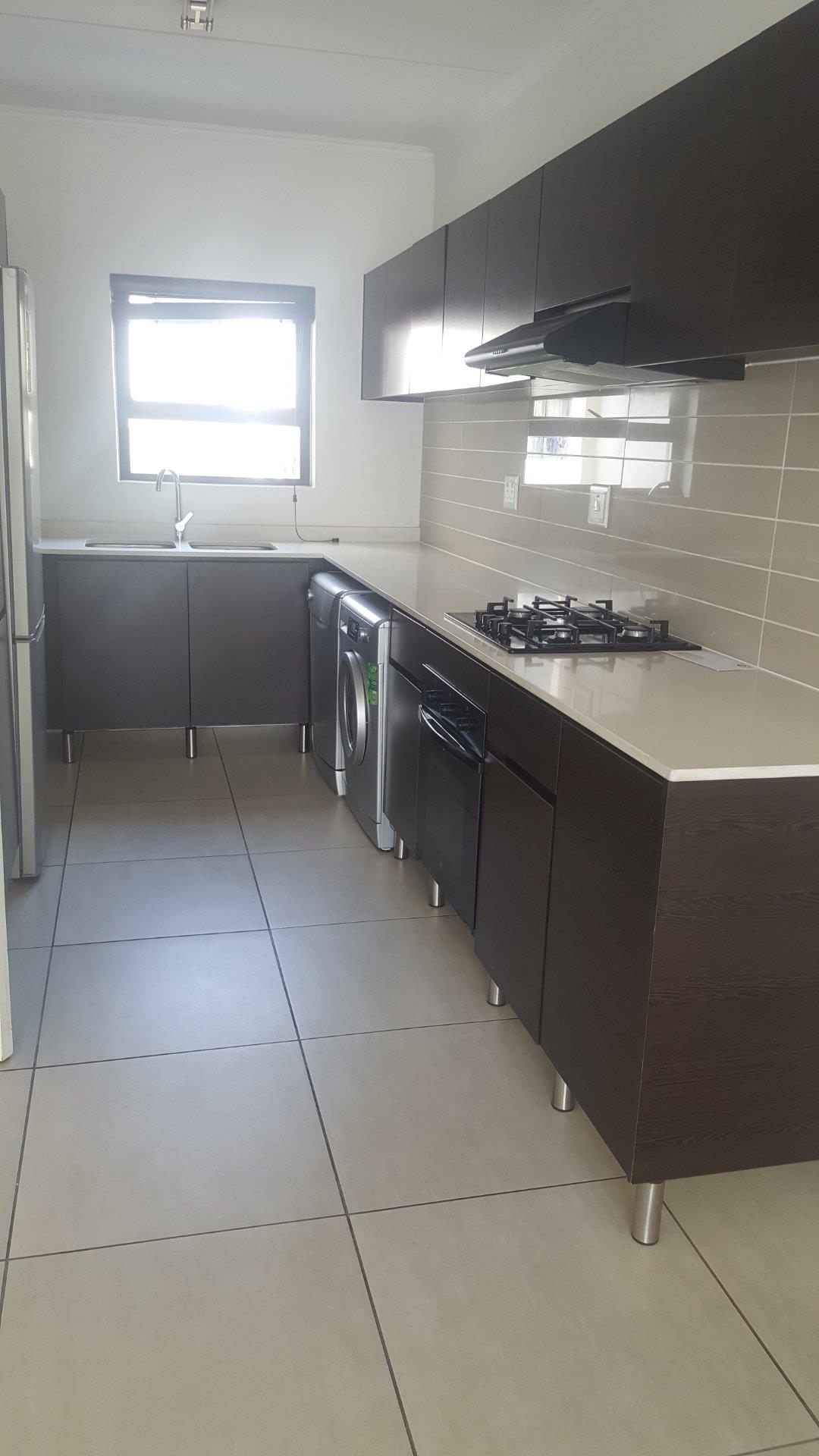 2 Bedroom Apartment / flat for sale in Greenstone Ridge - 1 Emerald ...