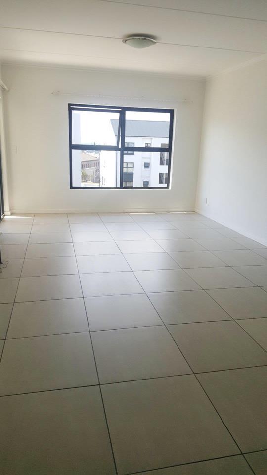 2 Bedroom Apartment / flat for sale in Greenstone Ridge - 1 Emerald ...