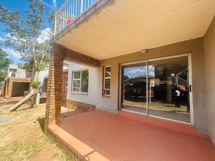 2 Bedroom Apartment / flat for sale in Roodepoort Central - P24-117106446