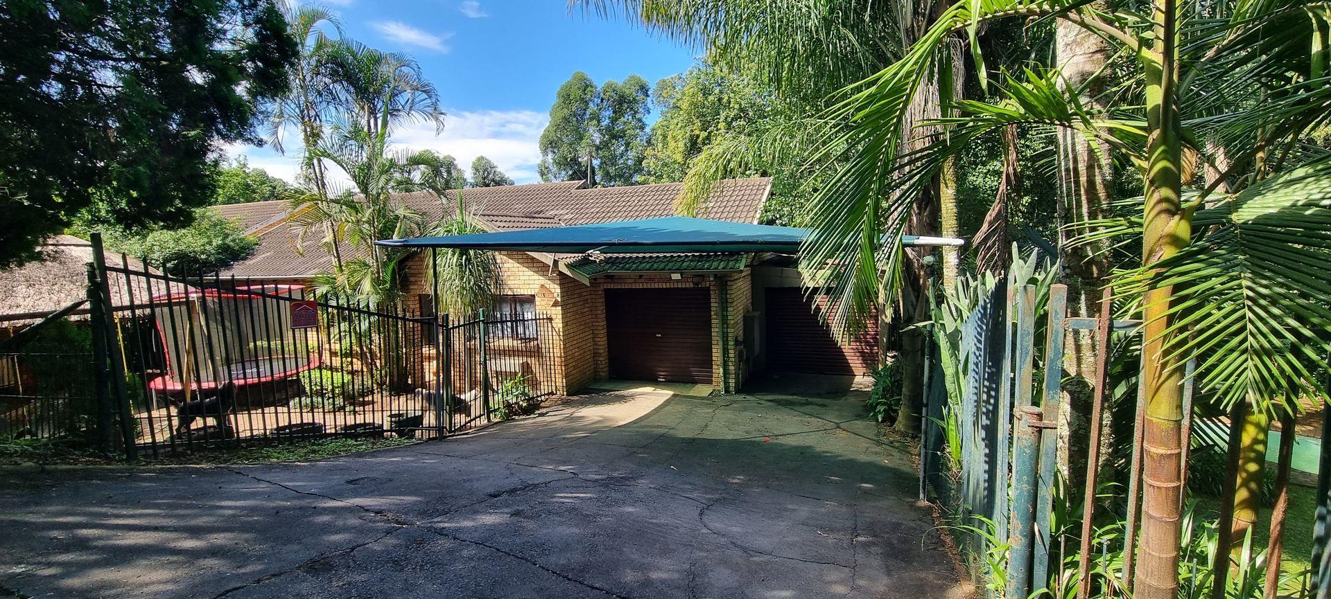 3 Bedroom House for sale in Lester Park - P24-117107250