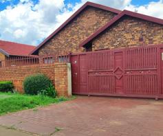 House for sale in Vosloorus