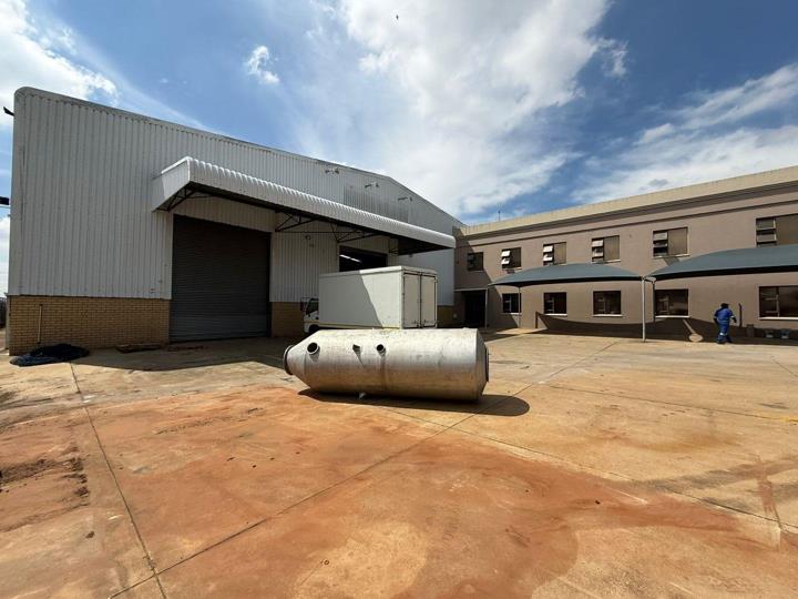 Listing number: P24-117108902, Image number: 2, Image