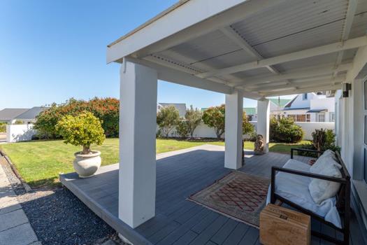 3 Bedroom House for sale in Grotto Bay