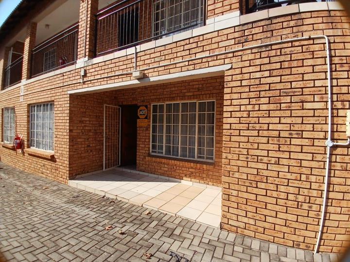 2 Bedroom Apartment / flat to rent in Rustenburg Central - P24-117109427