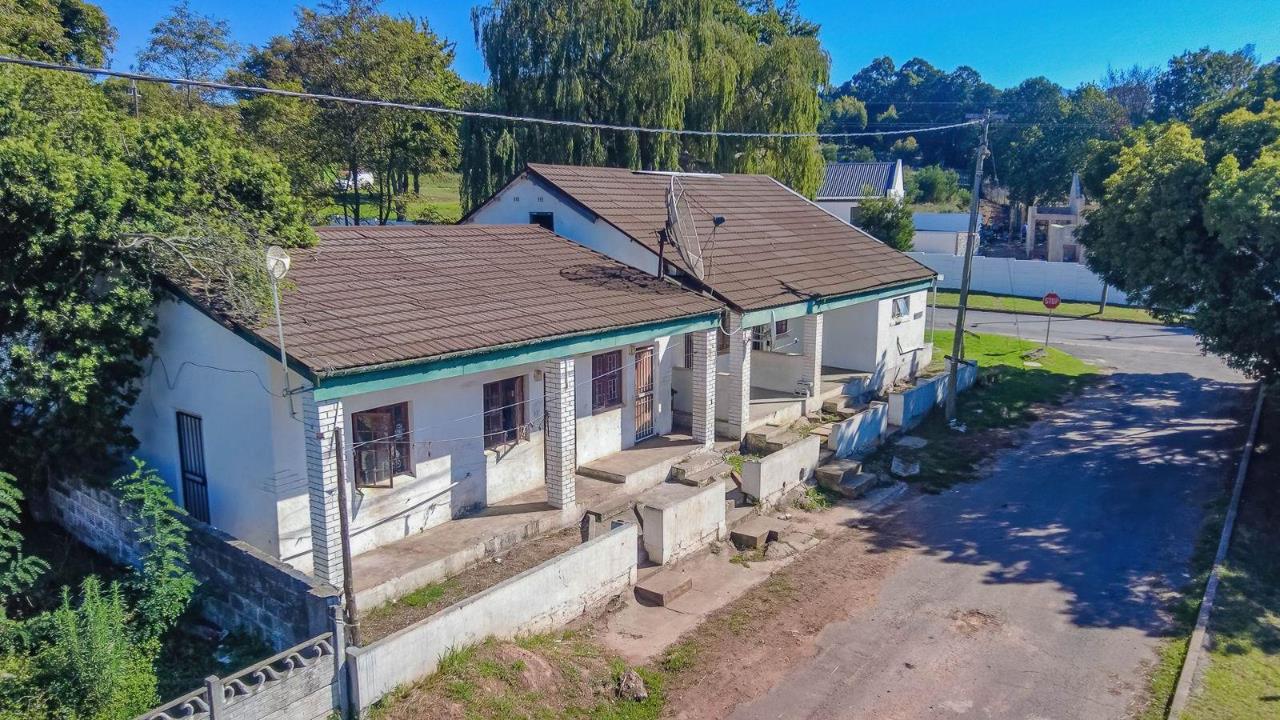 5 Bedroom House for sale in Grabouw Central - P24-117113297