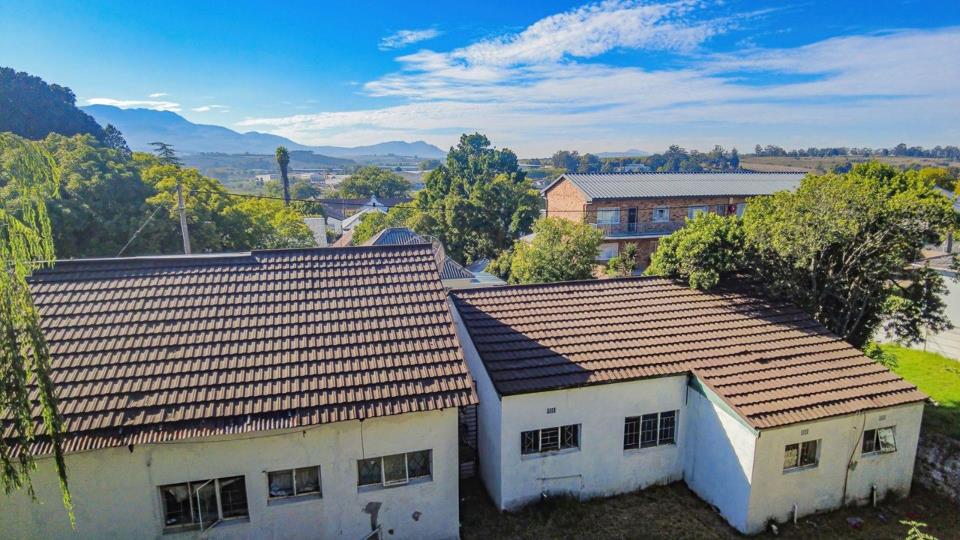 5 Bedroom House for sale in Grabouw Central - P24-117113297