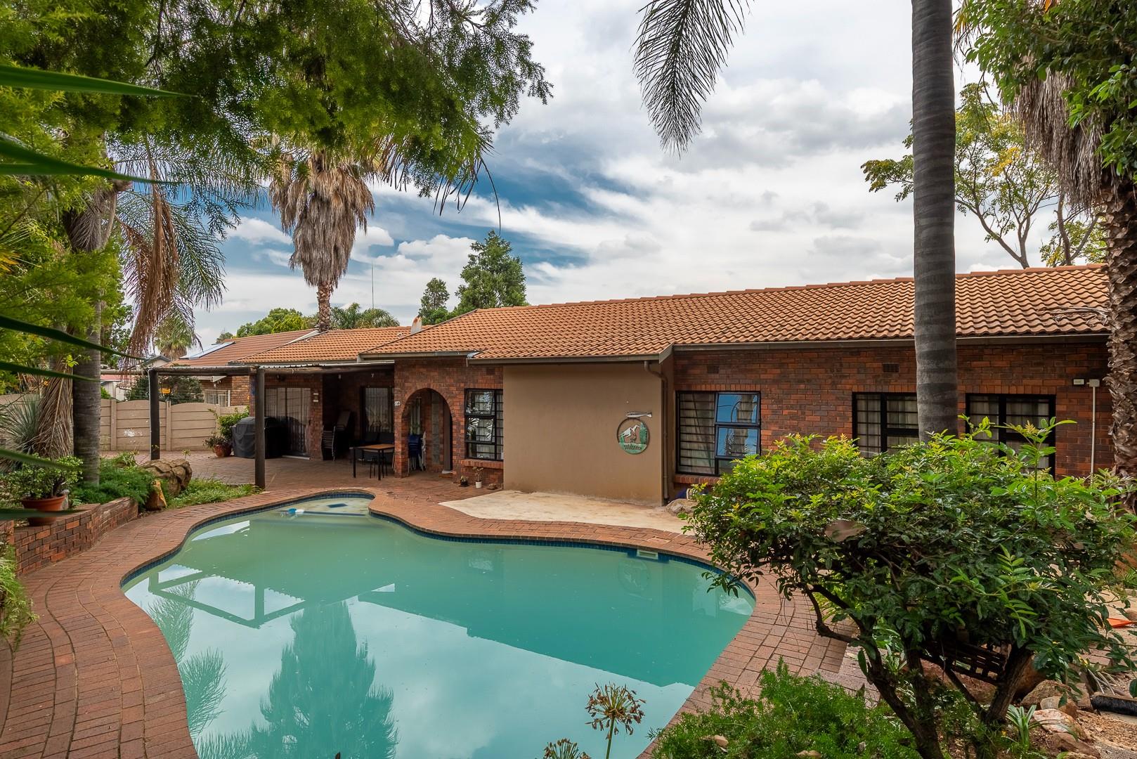 4 Bedroom House for sale in Mulbarton - 110 Park Drive - P24-117113950