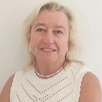 Agent profile for Debbie Gray