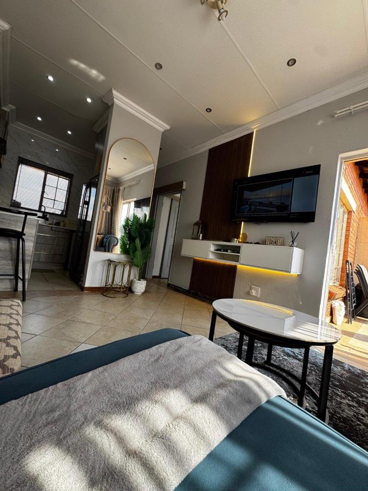 1 Bedroom Apartment / flat for sale in The Orchards - P24-117117218