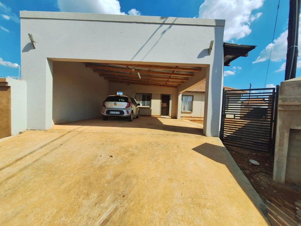 3 Bedroom House for sale in Mahube Valley - P24-117119952