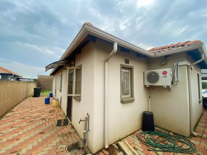 3 Bedroom House for sale in Mahube Valley - P24-117119952
