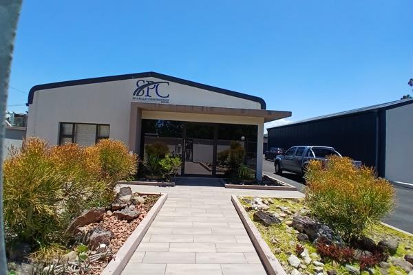 This 2000 m2 industrial and office facility in Uvongo Margate blends practical ...