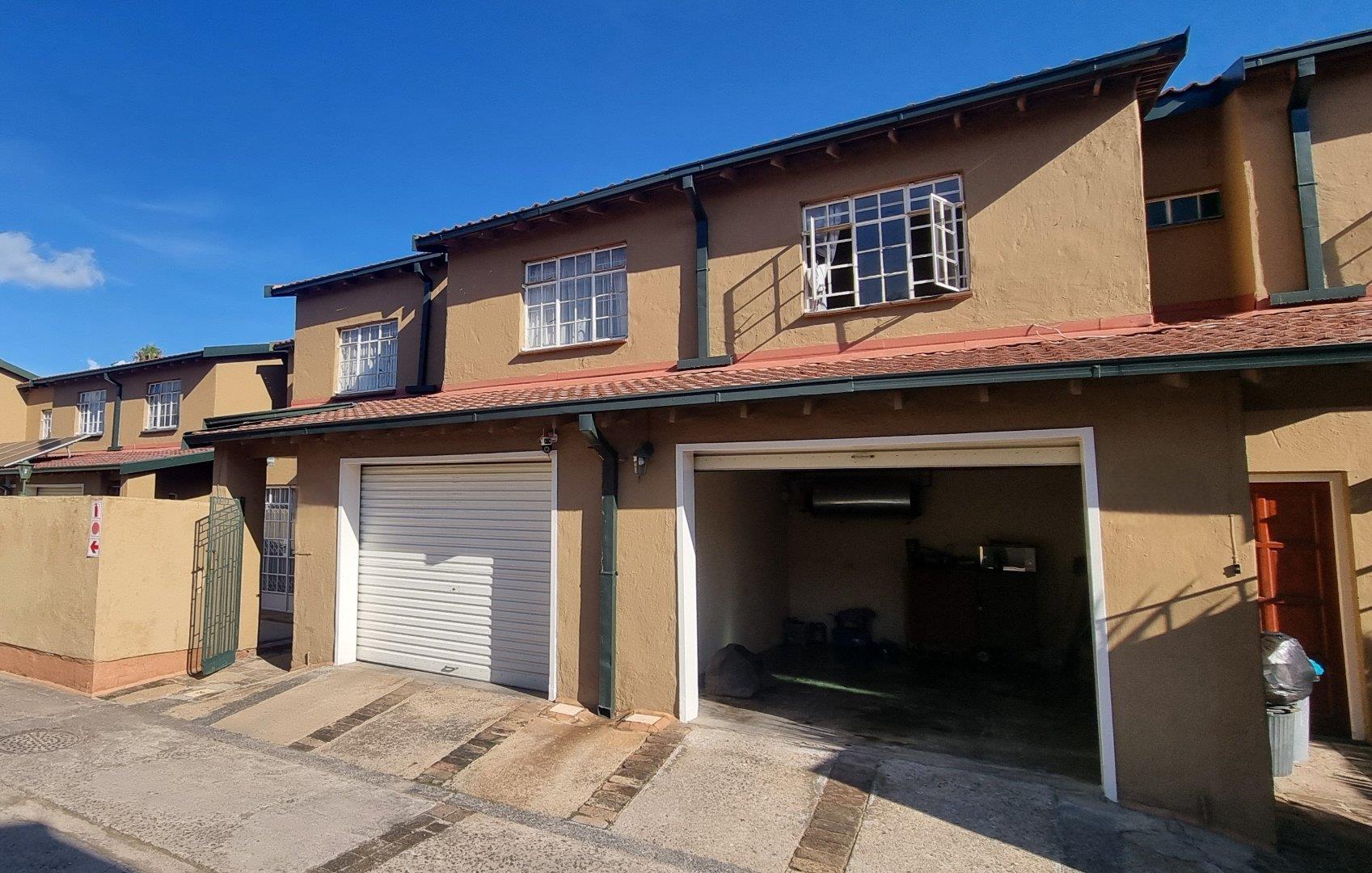 3 Bedroom Apartment / flat for sale in Springs Central - P24-117121388